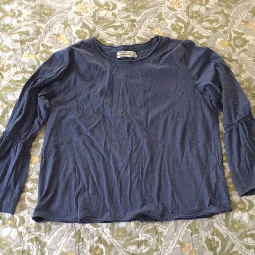*final chance* A&F bell sleeve tee - Picture 3 of 6